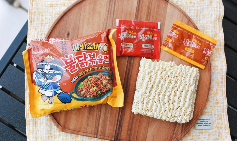 Paquete de 4 Piezas Buldak Yakisoba / Caducidad (500g)